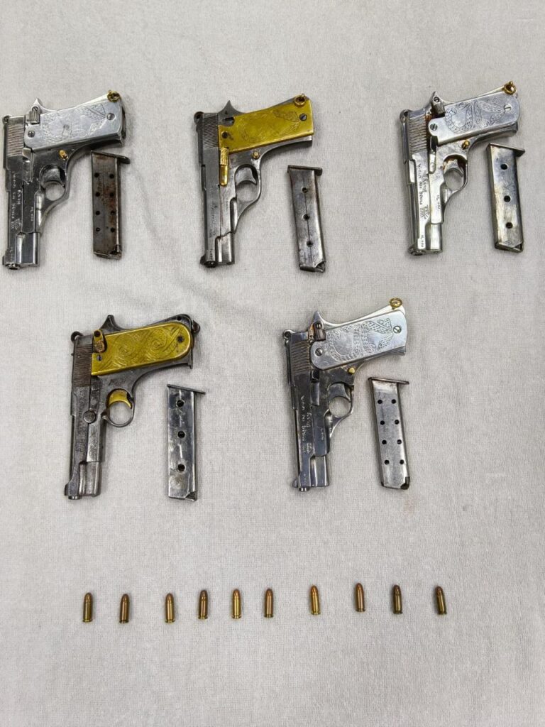 Seizure of 05 pieces of 7 mm pistols and 10 rounds of 7.65 mm ammunition