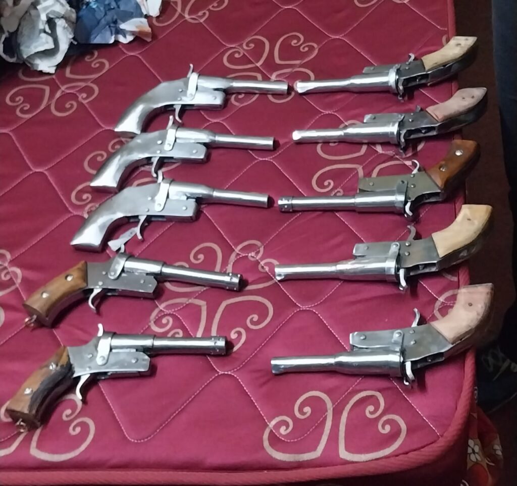 10 (ten) -One Shutter pipe gun recovered from ANDAL
